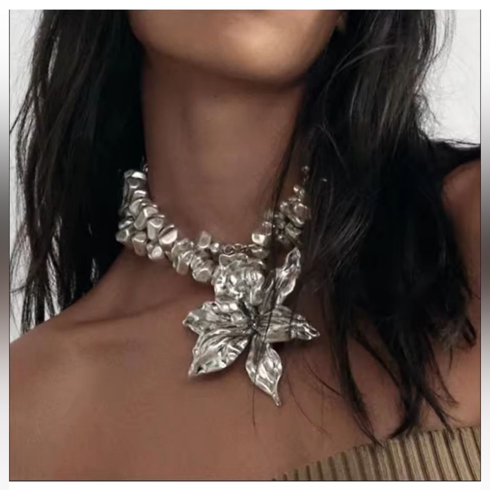 Zara Maxi flower statement necklace